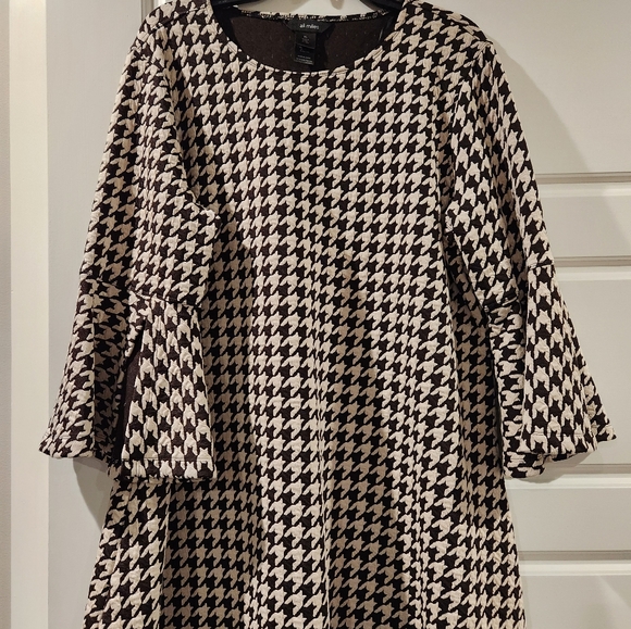 Tunic - Picture 1 of 2